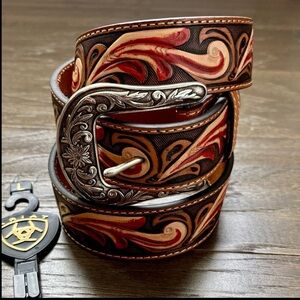 Ariat Genuine Leather floral embossed w/red accent, silvertone floral buckle
